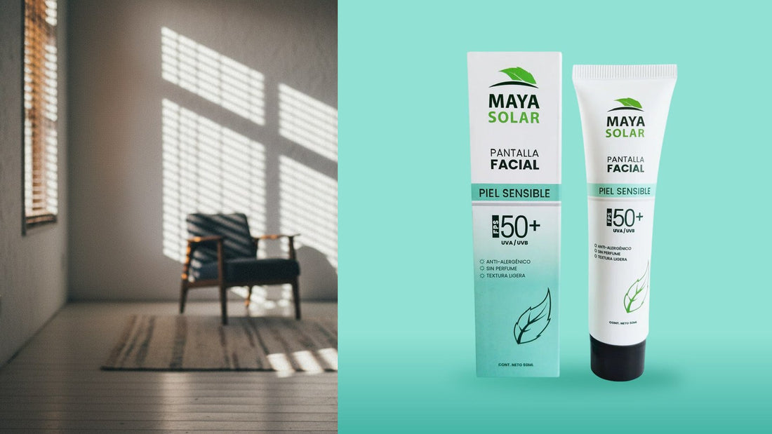 Sombras de persiana sobre el piso y el muro de una sala con un sillón, junto a la Pantalla Facial Piel Sensible FPS 50+ 50 ml de Maya Solar